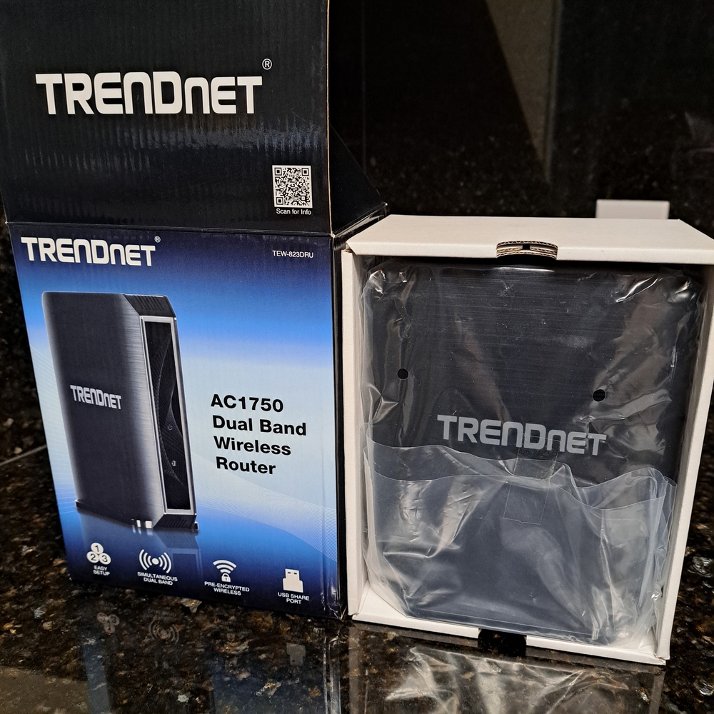 TRENDnet AC1750 Dual Band Wireless Router - Picture 2 of 4